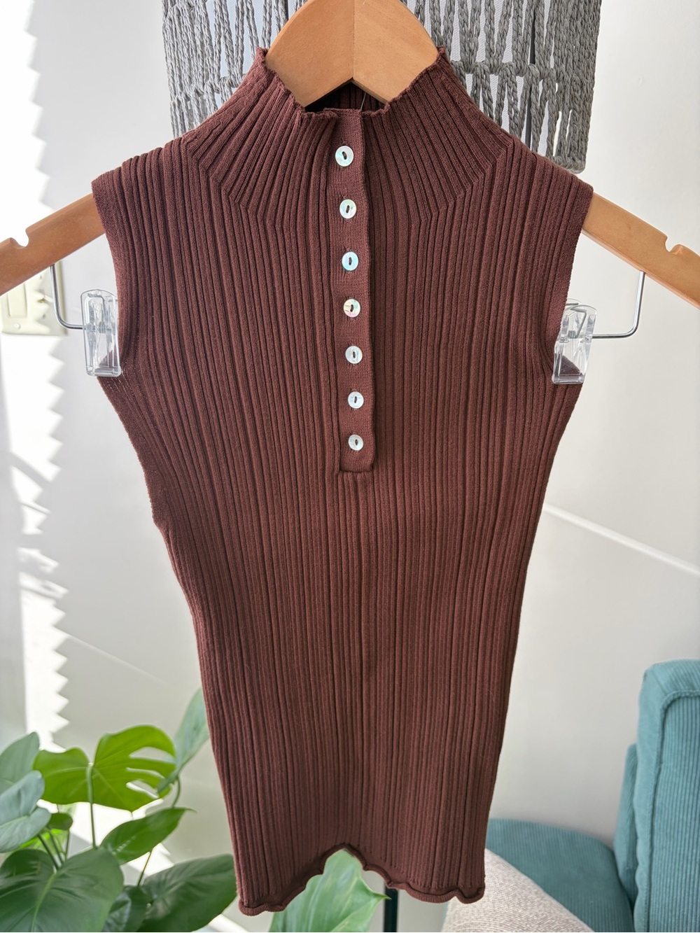 Forever 21 Ribbed Sleeveless Mock Neck Top - Chocolate 🍫 Brown